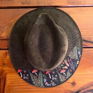 Source Unknown Brown Hat with Floral and Mushroom Design
